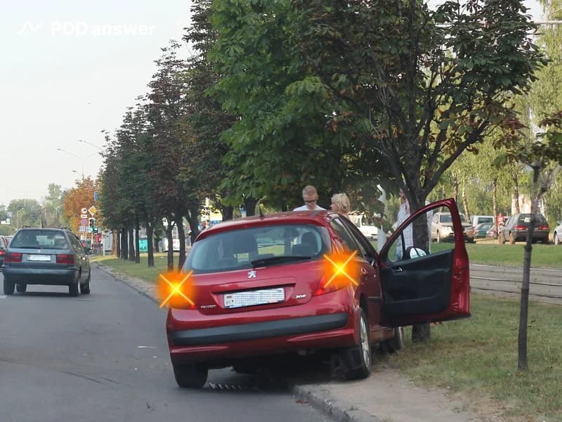 Имеет ли право водитель, совершивший наезд на растущее дерево, не сообщать о случившемся в ГАИ, если в результате вред, причинённый его автомобилю, оценивается им в размере до 150 базовых величин?