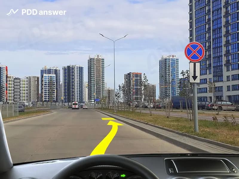 Что из нижеперечисленного разрешено водителю в показанном стрелкой месте?