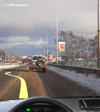 Разрешено ли Вам выполнить опережение легкового автомобиля на путепроводе в показанной ситуации?