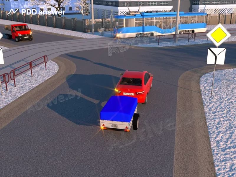 В показанной ситуации при повороте налево водитель легкового автомобиля с прицепом: