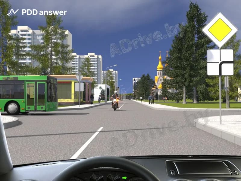 При повороте направо Вы, управляя легковым автомобилем: