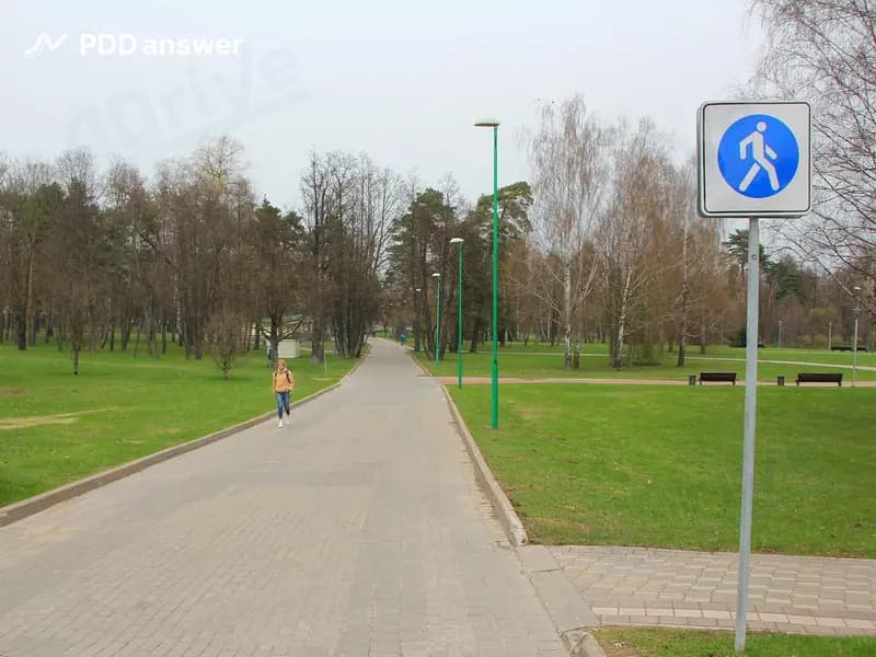 Разрешено ли движение транспортных средств в зоне действия показанного дорожного знака в перечисленных случаях?