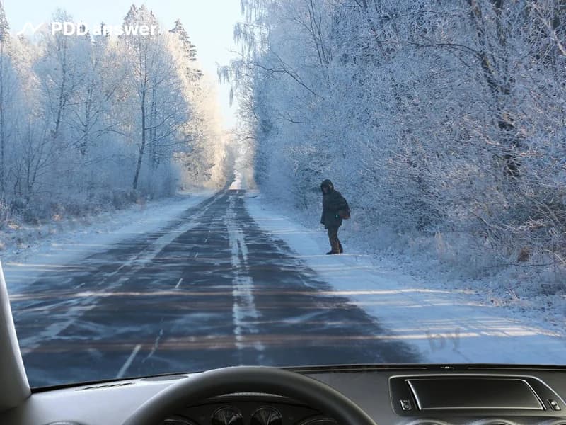 Разрешено ли Вам, управляя легковым автомобилем, остановиться на показанном участке дороги для посадки пассажира?