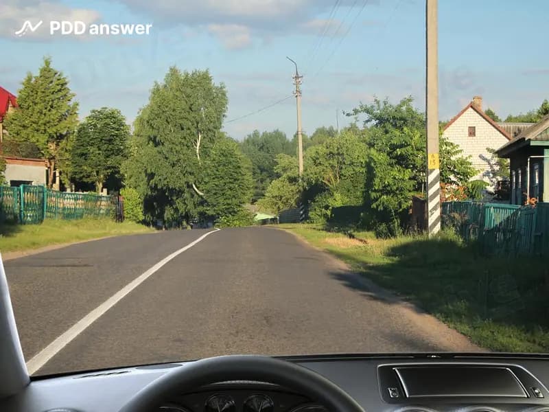 В показанной ситуации Вы, управляя легковым автомобилем, находитесь: