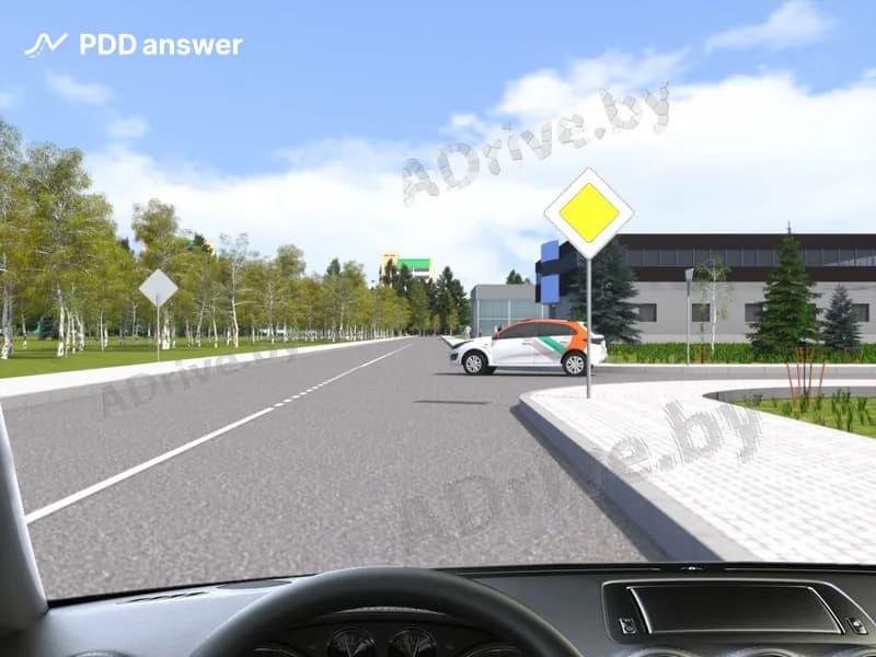 Вы движетесь по дороге в населённом пункте со скоростью 60 км/ч. На незначительном расстоянии впереди на перекрёстке легковой автомобиль совершает поворот направо. Как необходимо поступить в такой ситуации?