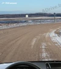 Какие действия не рекомендуется выполнять при движении на повороте дороги малого радиуса закругления?