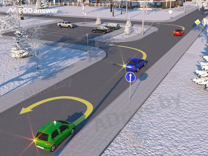 Водители каких автомобилей не нарушают правила маневрирования на показанном участке дороги?
