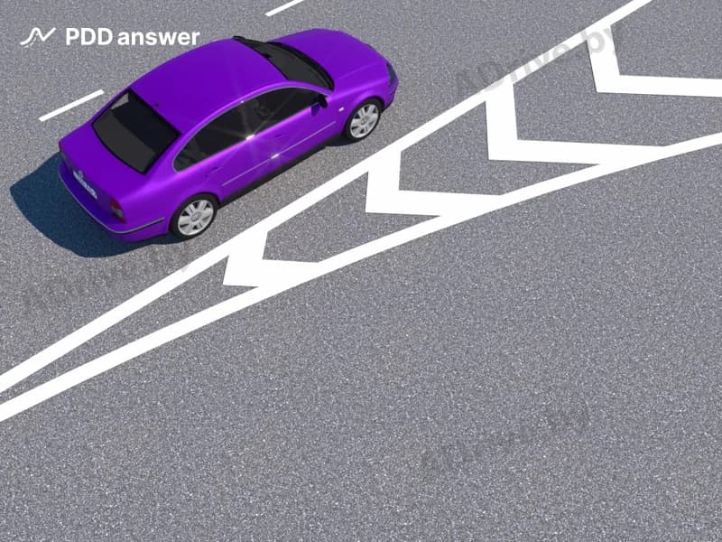 Нарушил ли Правила дорожного движения водитель легкового автомобиля, двигаясь, как показано на рисунке?