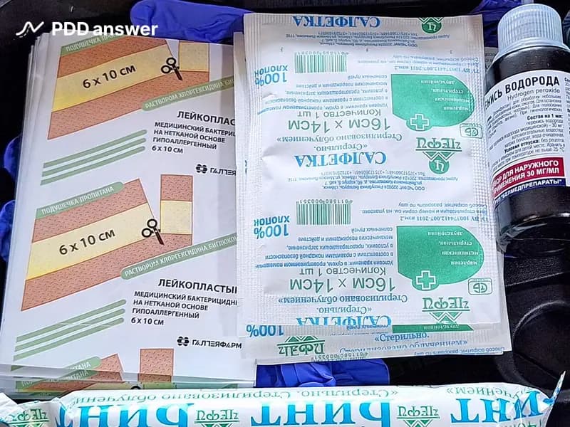 Как правильно применяются стерильные салфетки или бактерицидный пластырь из состава автомобильной медицинской аптечки?