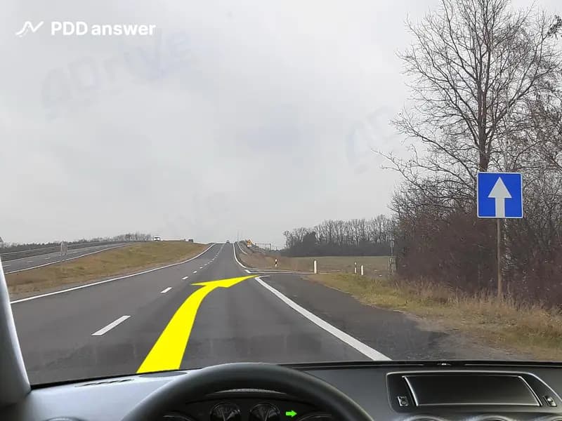 Разрешено ли Вам повернуть направо в показанной ситуации?