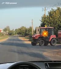Двигаясь прямо на перекрёстке, Вы: