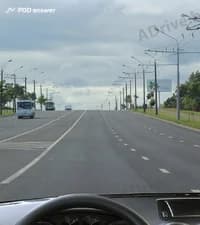 Разрешено ли Вам, управляя легковым автомобилем, после завершения опережения продолжать движение прямо в показанной полосе движения в населённом пункте?