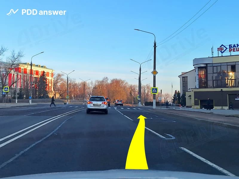 Разрешено ли Вам в показанной ситуации перестроиться в правую полосу движения, ускорившись до 60 км/ч, чтобы в момент пересечения траектории пешехода расстояние до него составило не менее двух полос движения?