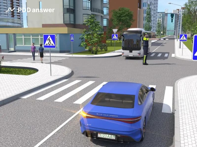 Разрешается ли водителю легкового автомобиля повернуть налево в показанной обстановке?