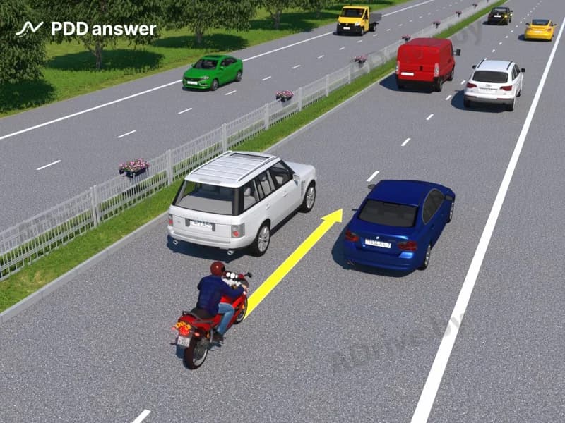 Разрешается ли мотоциклисту осуществлять движение так, как показано на рисунке?