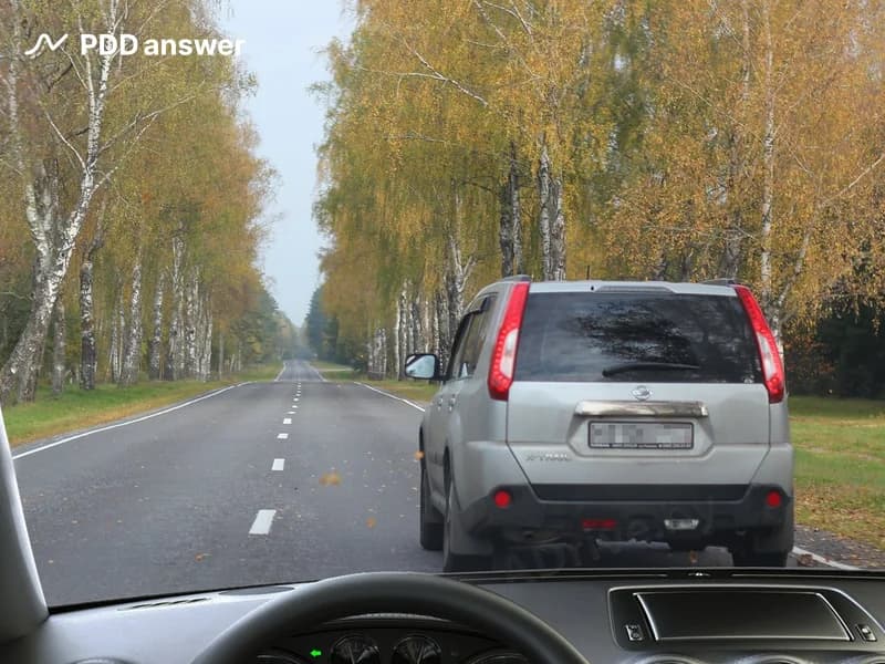 Разрешено ли Вам, управляя легковым автомобилем, приступить к выполнению обгона в показанной ситуации?