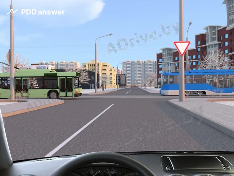 Намереваясь двигаться прямо, Вы должны проехать перекрёсток: