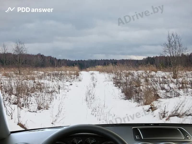 Как следует поступить, если возникла необходимость двигаться по нерасчищенной дороге по глубокому снегу?