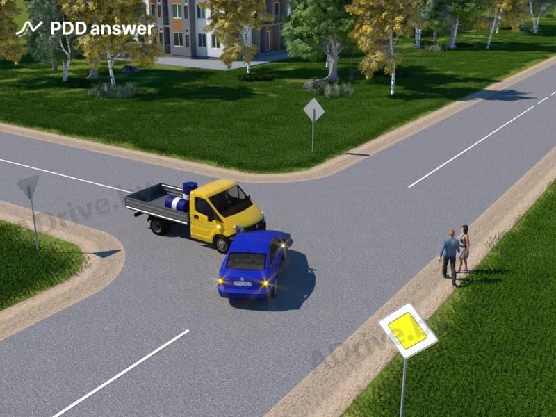 Что предварительно необходимо сделать водителю, являющемуся участником дорожно-транспортного происшествия, в случае необходимости доставки пострадавшего в организацию здравоохранения на транспортном средстве, при участии которого совершено ДТП?