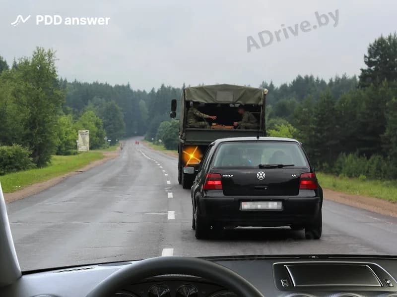 Разрешено ли Вам, управляя легковым автомобилем, выполнить обгон двух транспортных средств в показанной ситуации?