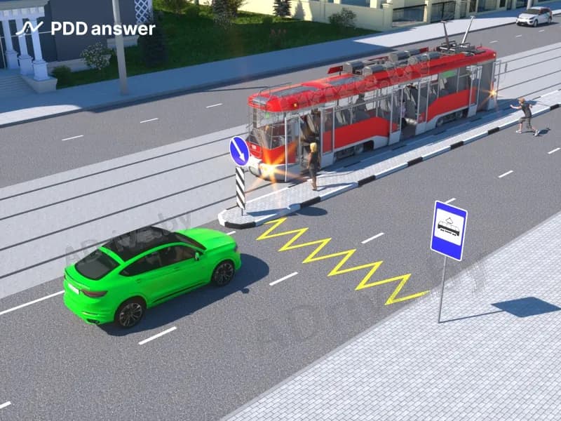 Как должен поступить водитель зелёного автомобиля, подъезжая к остановочному пункту трамвая, где происходит посадка (высадка) пассажиров с посадочной площадки, расположенной на проезжей части дороги?
