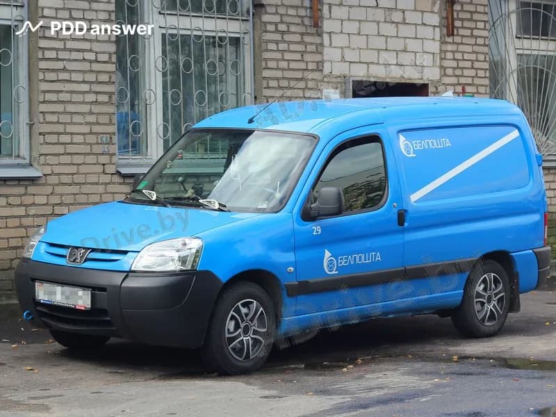 Какую минимальную величину не должен превышать люфт в рулевом управлении грузового автомобиля, созданного на базе легкового автомобиля?