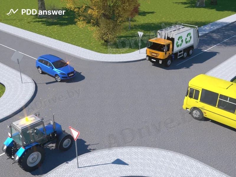 В показанной ситуации водитель автобуса при движении прямо: