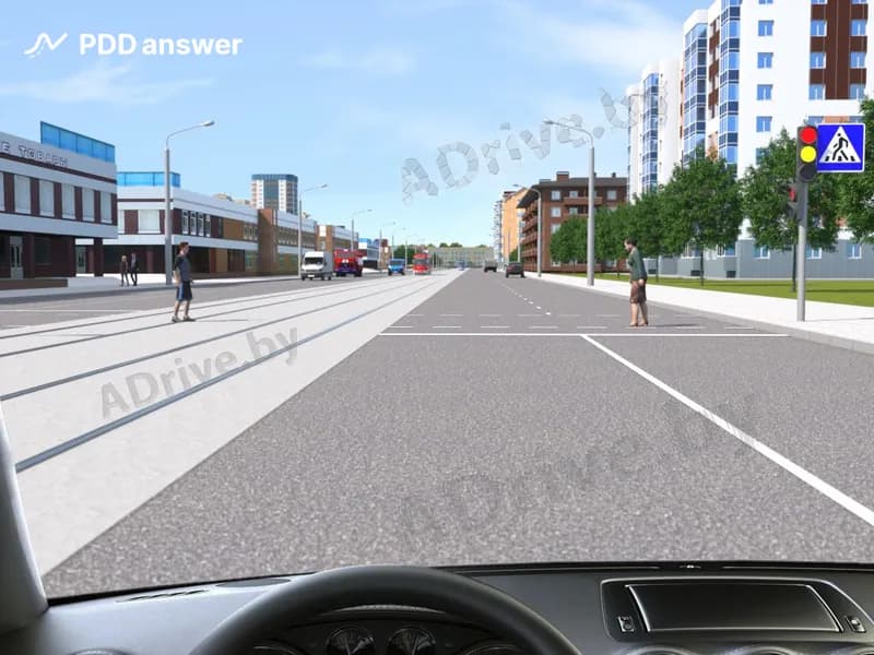 Как Вы должны поступить в показанной ситуации при включении зелёного сигнала транспортного светофора?