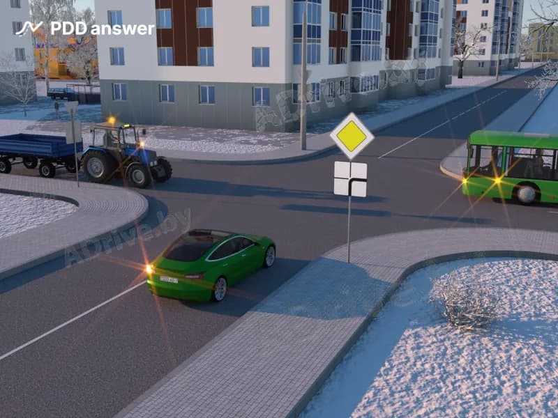 Водитель легкового автомобиля в показанной ситуации: