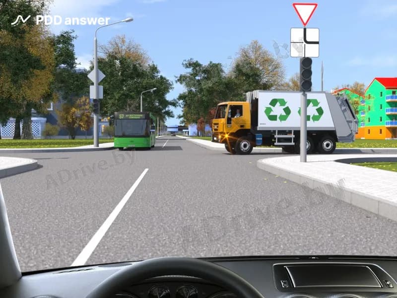 Если Вы намерены двигаться прямо через перекрёсток, как необходимо его проехать в сложившейся ситуации?