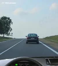 Разрешено ли Вам выполнить обгон легкового автомобиля в показанной ситуации на подъёме, обозначенном дорожным знаком «Крутой подъём»?