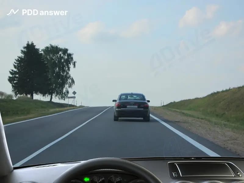 Разрешено ли Вам выполнить обгон легкового автомобиля в показанной ситуации на подъёме, обозначенном дорожным знаком «Крутой подъём»?