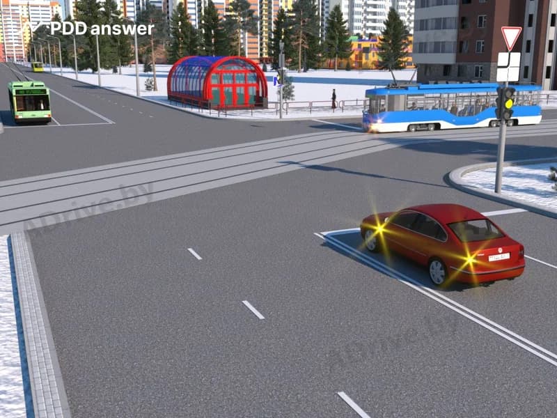 В показанной ситуации (на светофоре включён жёлтый мигающий сигнал) при повороте налево водитель легкового автомобиля: