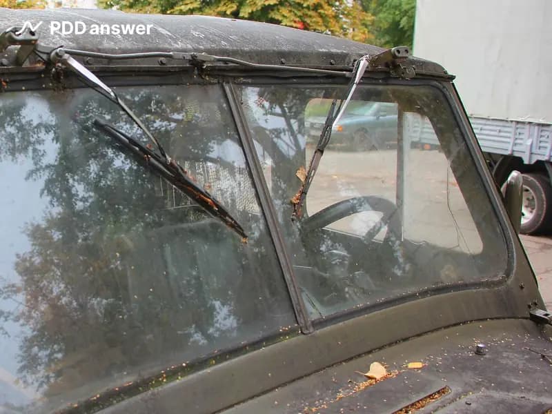 Разрешается ли участие в дорожном движении автомобиля с трещинами на ветровом стекле со стороны водителя?