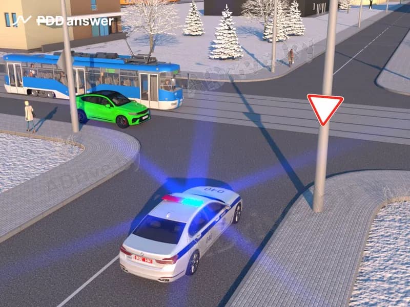 Кто проедет перекрёсток первым в показанной ситуации?