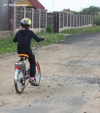 Разрешается ли велосипедисту в возрасте до 14 лет кататься по проезжей части дороги на территории садового товарищества?