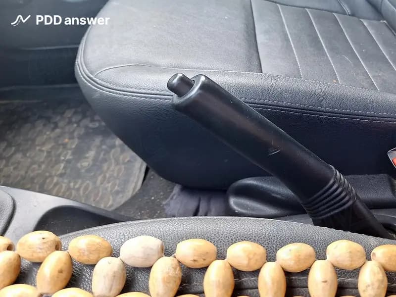 Для чего предназначен стояночный тормоз?