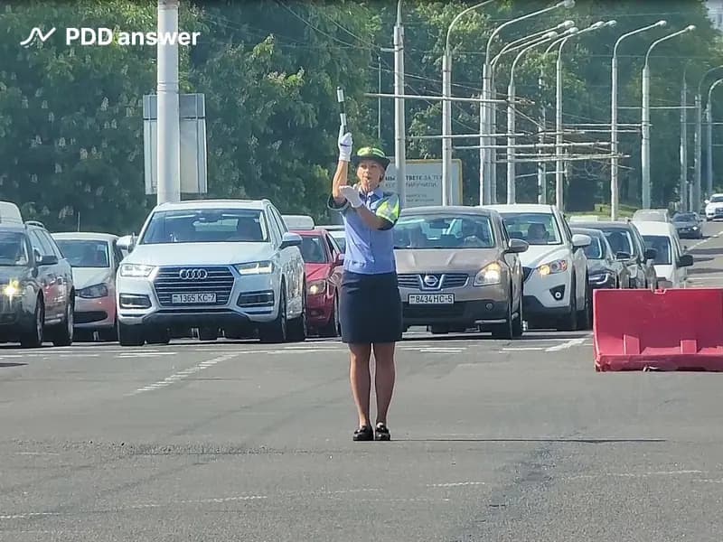 Является ли регулировщик участником дорожного движения?