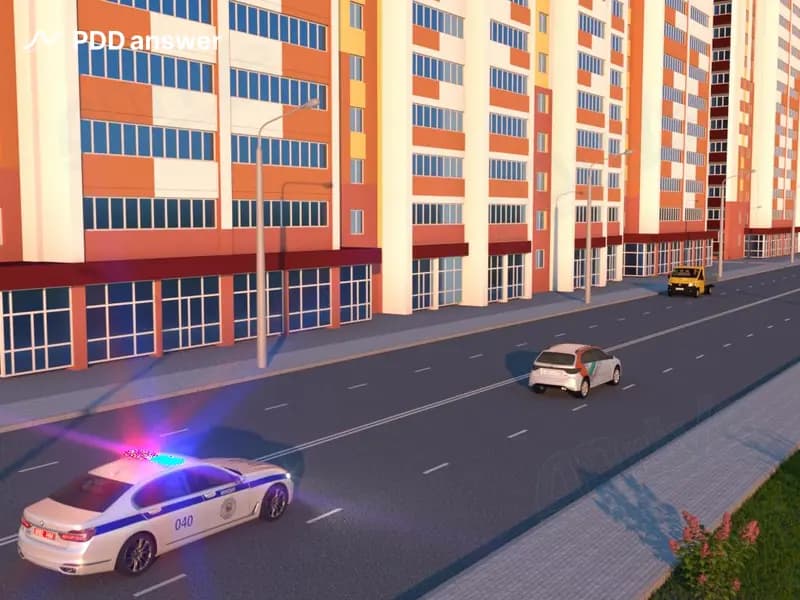 Как должен поступить в показанной ситуации водитель легкового автомобиля при приближении транспортного средства оперативного назначения с включенными маячками синего и красного цветов?