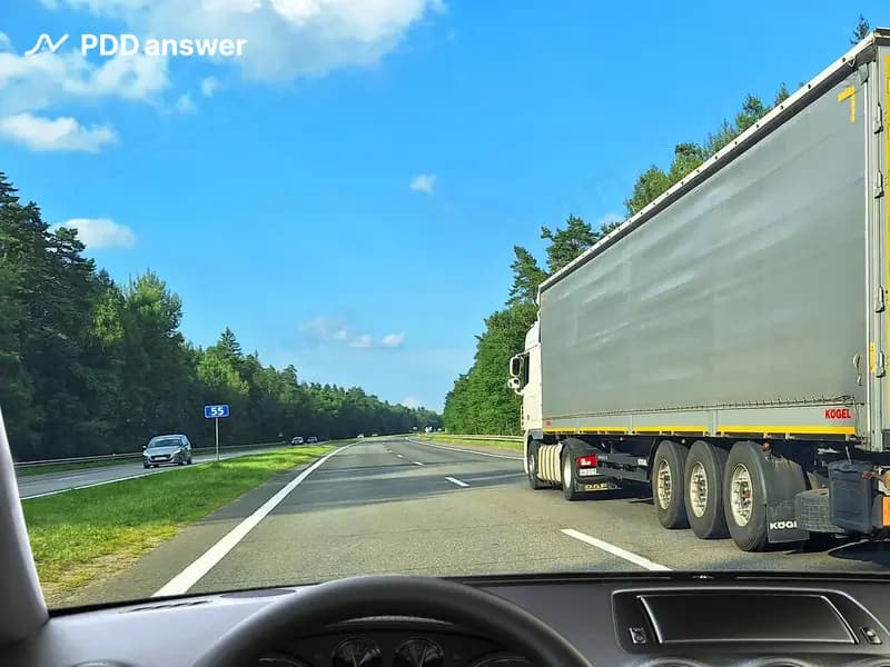 Завершив опережение в показанной ситуации вне населённого пункта, при отсутствии дорожных знаков, запрещающих движение велосипедистов и гужевых транспортных средств, и свободной правой полосе, Вы: