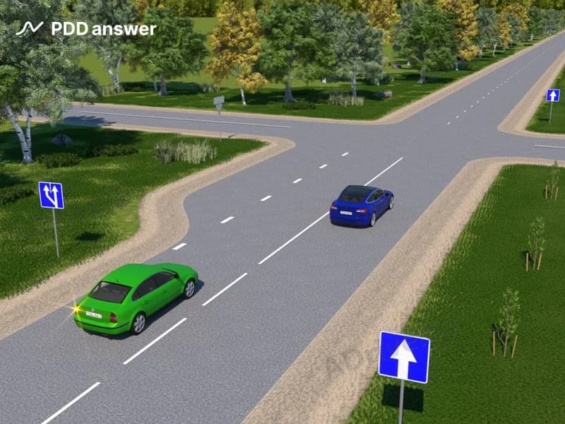 Как в соответствии с Правилами дорожного движения водитель зелёного автомобиля должен осуществить поворот налево?