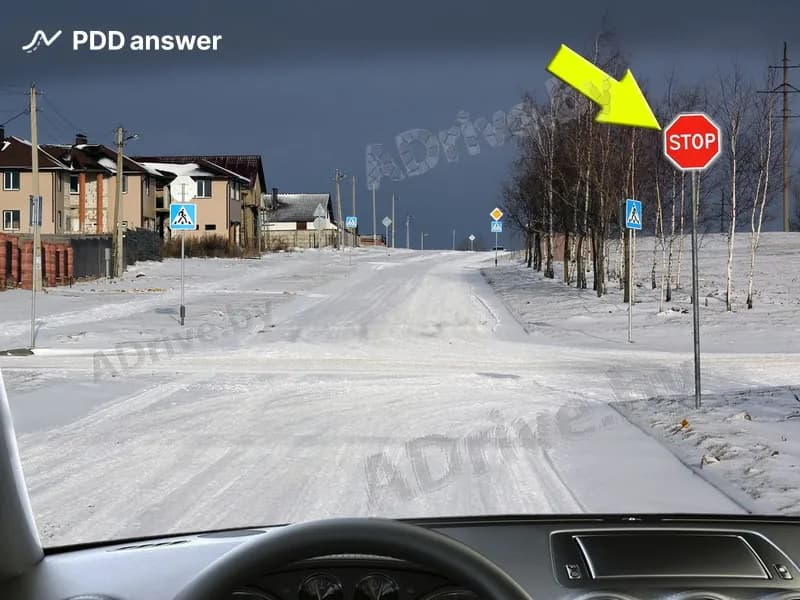 Является ли перекрёсток обозначенным, если перед ним установлен этот дорожный знак?