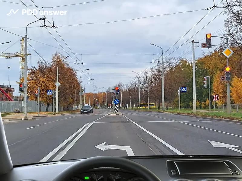 Разрешается ли Вам выполнить разворот при таком сигнале светофора?