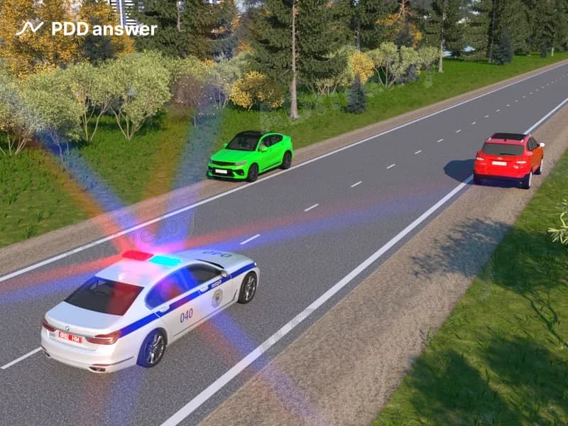 Транспортное средство оперативного назначения не сопровождает организованную транспортную колонну. В какой момент водителю, совершившему остановку на обочине при движении транспортного средства оперативного назначения с включёнными маячками синего и красного цветов, разрешается возобновить движение?