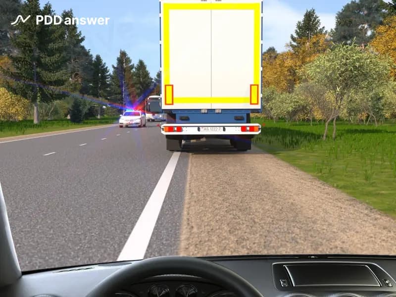 Когда Вам разрешается начинать движение в показанной ситуации при проезде организованной транспортной колонны?