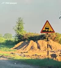 О чём информирует участников дорожного движения показанный дорожный знак?