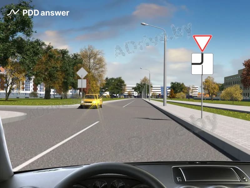 В показанной ситуации при движении на перекрёстке прямо Вы: