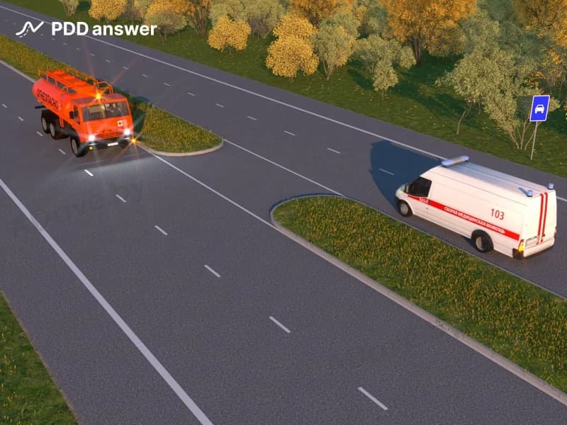 Кто в показанной ситуации нарушает Правила дорожного движения, при развороте въезжая в разрыв разделительной полосы?