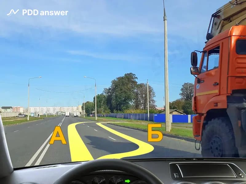 По какой из показанных траекторий движения Вам следует выполнить поворот направо в показанной ситуации?