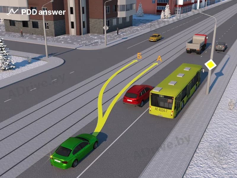 По какой из показанных траекторий разрешается выполнить опережение водителю зелёного легкового автомобиля?
